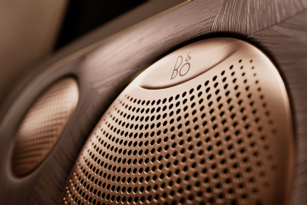 33.69万元起，上汽旗舰?智己LS9正式开启预售 以全球巅峰科技，颠覆30万级大六座SUV格局